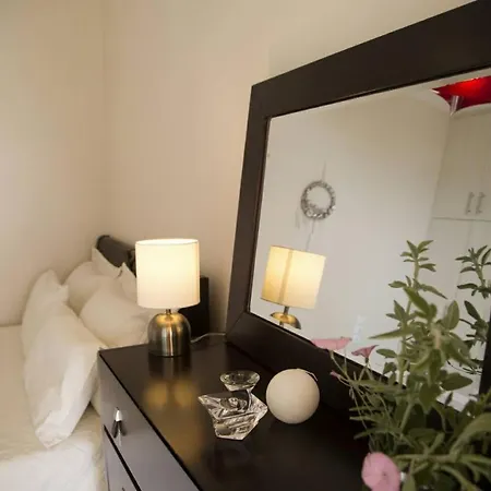 La Luna Maisonette